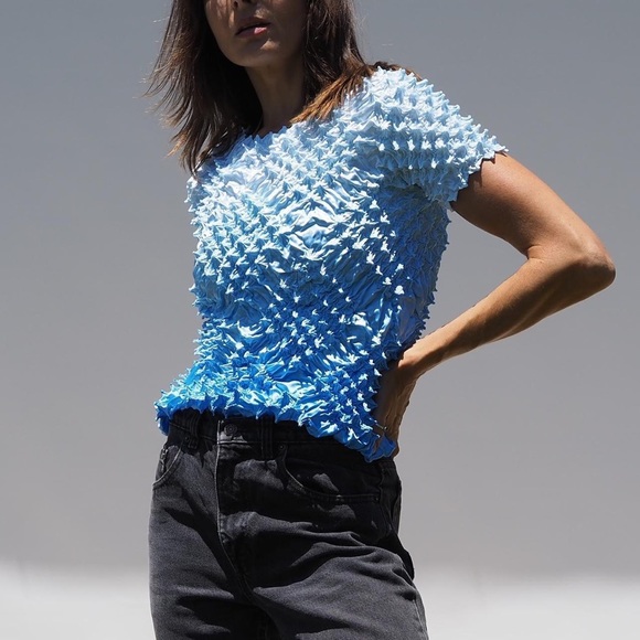 Vintage Tops - Y2K OMBRE BLUE POPCORN TOP